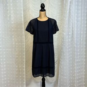 🌌 Ann Taylor Navy Blue Eyelet Shift Dress – Size 4 🌌